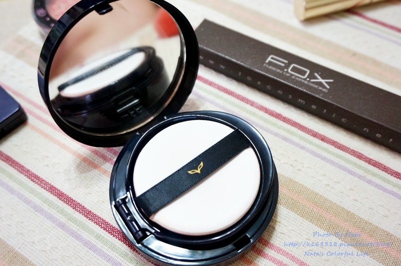 【底妝】F.O.X Cosmetic〃輕柔氣墊BB水粉SPF50★★★。新包裝上市！讓我多睡五分鐘，上妝省時更簡單～保溼服貼不卡粉，打造無瑕的光滑美肌