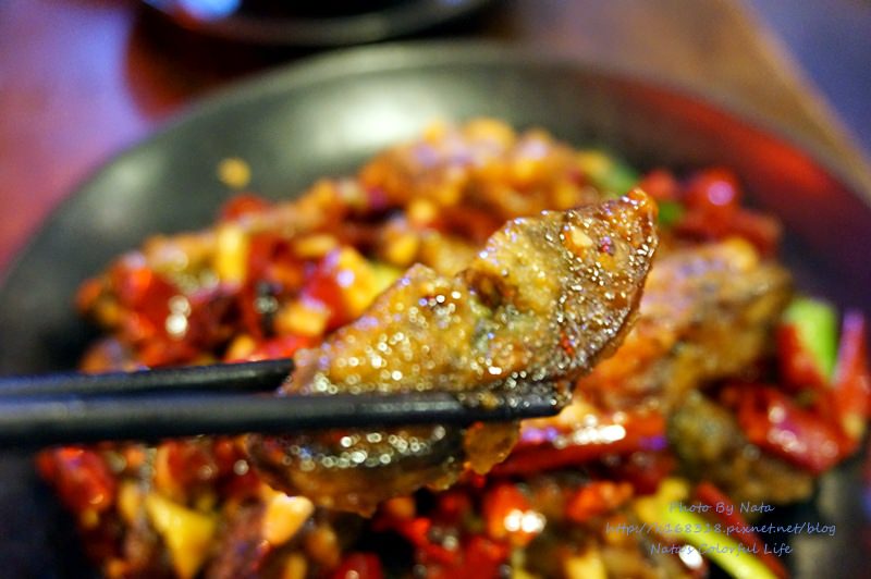 【美食♔台南中西區】信燒烤。串燒小炒都有！和朋友輕鬆小酌一番吃消夜好所在♥