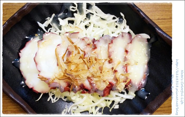 【美食♔台南中西區】酒鶴壽司。沒有華麗的裝潢，卻有著新鮮、簡單、平價的日式料理～每日新鮮現做當日賣完為止