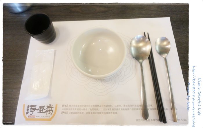 【美食♔高雄新興區】韓國道地的嫩豆腐無法取代！一定要先去排隊卡位，鍋物小菜太好吃啦！＊淨豆腐韓式料理