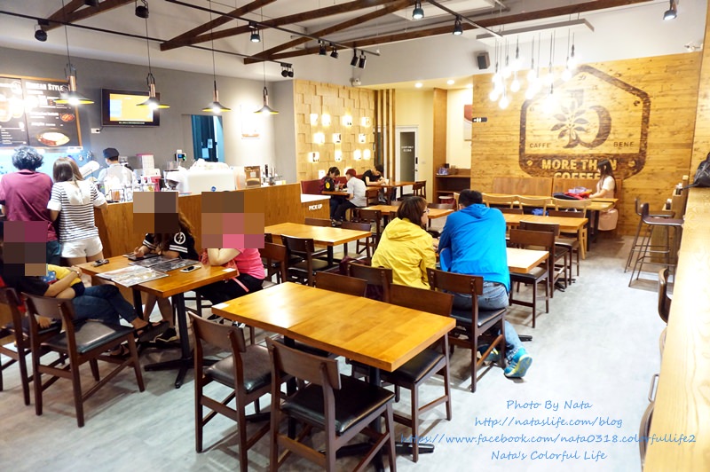 【美食♔台南中西區】CAFFE BENÉ海安藝文門市。終於來台南插旗韓式咖啡廳！餐點選擇性眾多且口味頗道地。鄰近海安藝術商圈