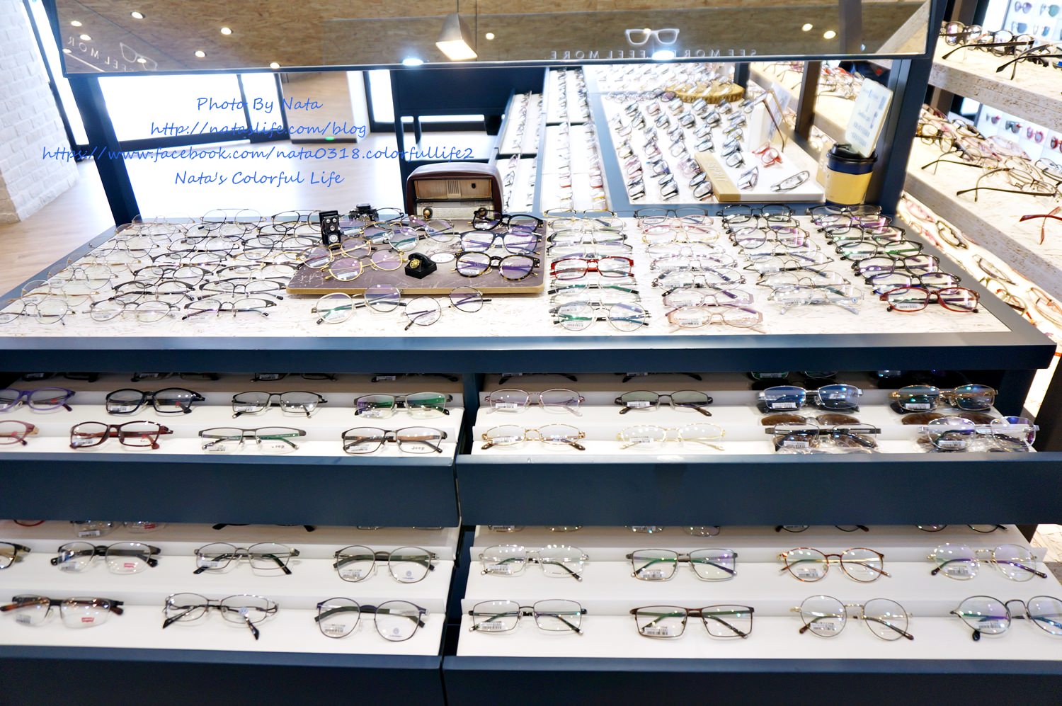 【生活】手目耳眼鏡SeeMore。平價時尚、價格透明化！輕鬆、舒適挑選自己適合眼鏡～溫暖人味的服務，頗有親切感
