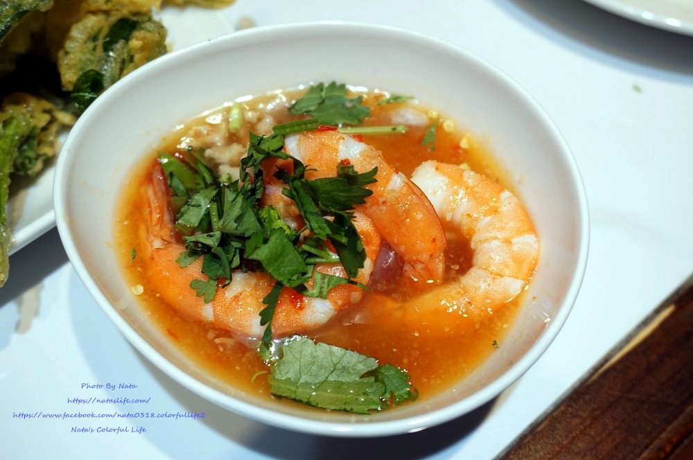 【美食♔台南中西區泰式麵食】Musa泰國船麵。只有一種獨有湯頭「黑湯」免加湯，九層塔、豆芽菜隨你加
