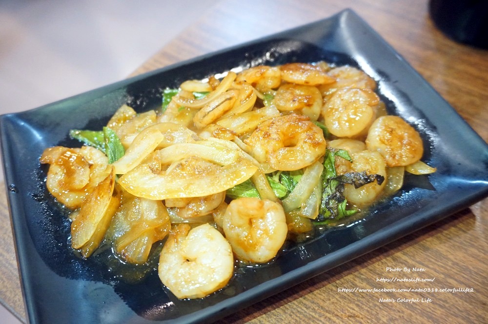 【美食♔台南永康區鐵板燒】食尚鐵板燒。選擇性多的餐點多人用餐也沒問題，白飯、飲料、例湯、冰品免費吃