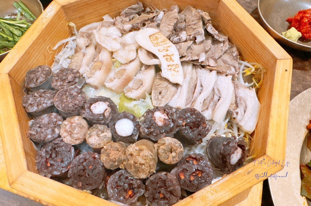 明洞青瓦屋豬肉湯飯