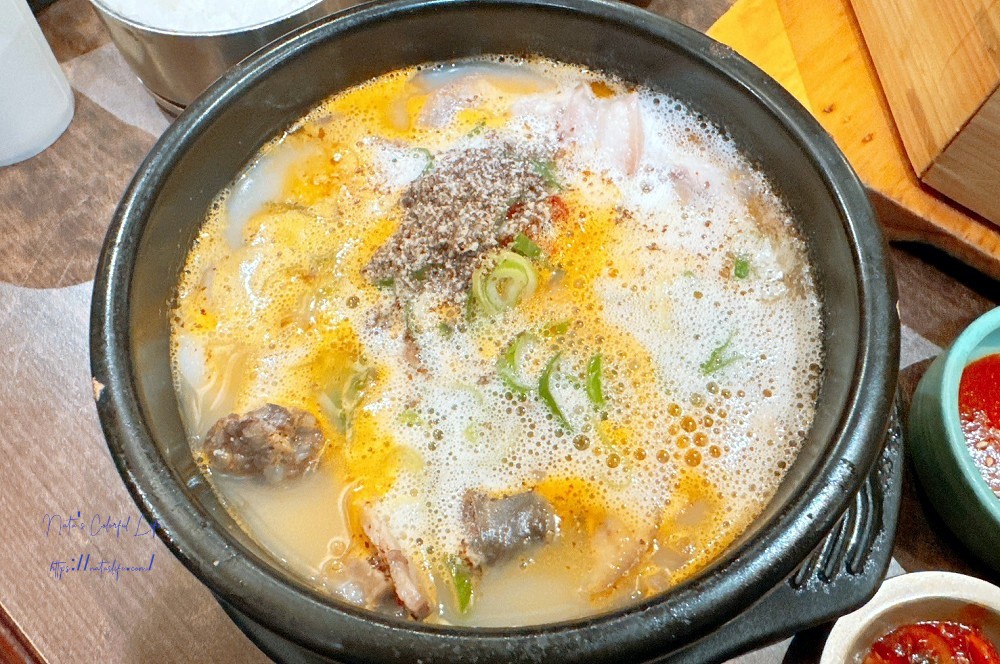 明洞青瓦屋豬肉湯飯