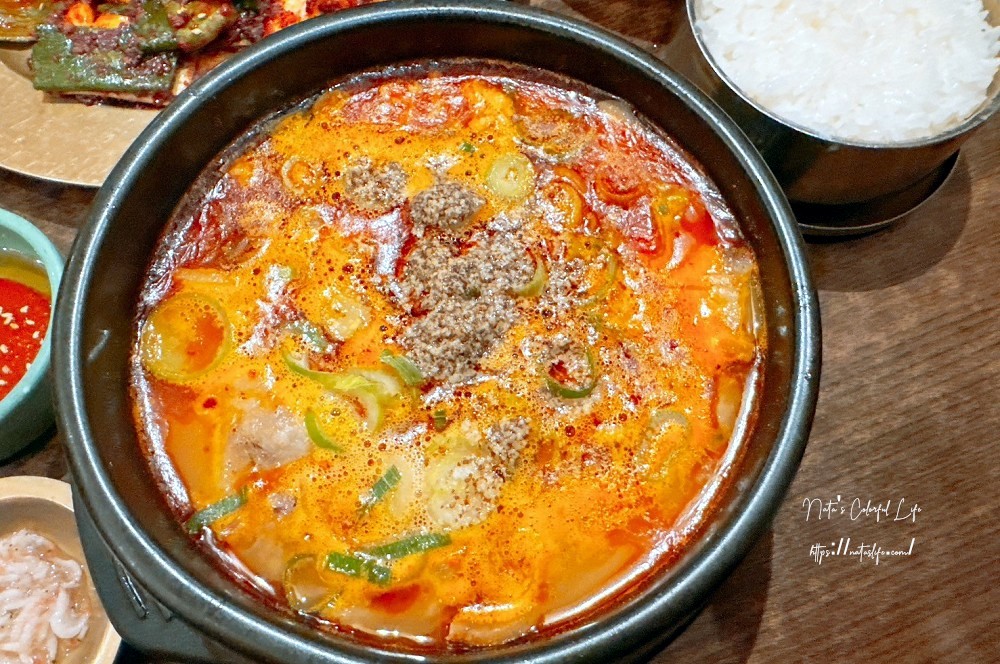 明洞青瓦屋豬肉湯飯