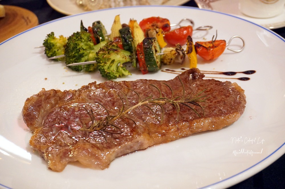 【美食♔台南中西區餐酒館】Coffee Cafe’ Bistro。從精品咖啡到法式排餐，一次滿足味蕾