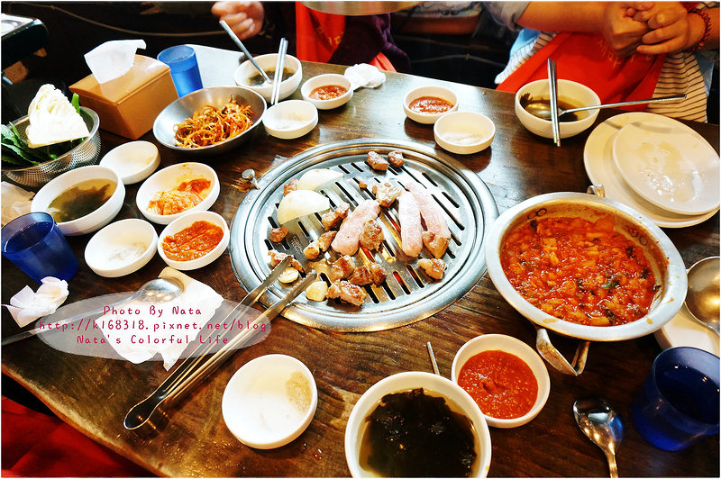 【旅遊✈KOREA】2015櫻在首爾＊惠化站‧新村食堂。24小時營業~早上不用擔心沒飯吃~燒烤、七分泡菜拌飯好吃！